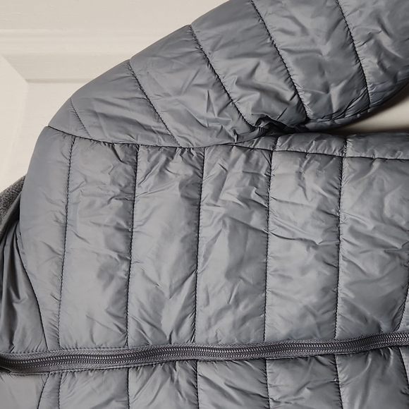 Youth L Cat and Jack hooded puffer - Picture 3 of 12